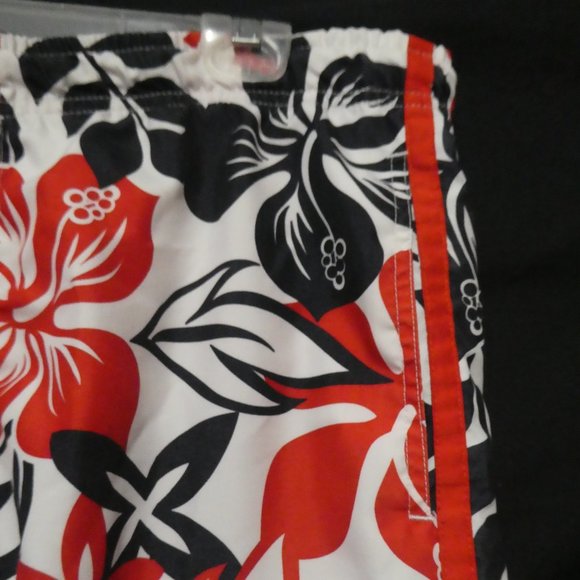 OLD NAVY | medium | Floral Swim Shorts | Mesh Lined | 100% Polyester | Like New - Picture 5 of 16